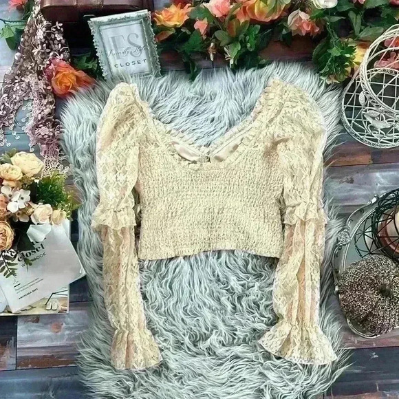 Forever 21 Cottagecore Sparkly Lace Puff Sleeve Cropped Blouse, S - Picture 8 of 9